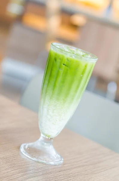 Latte de chá verde gelado — Fotografia de Stock