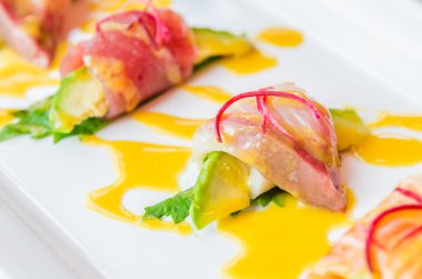 sashimi avokado Japon gıda