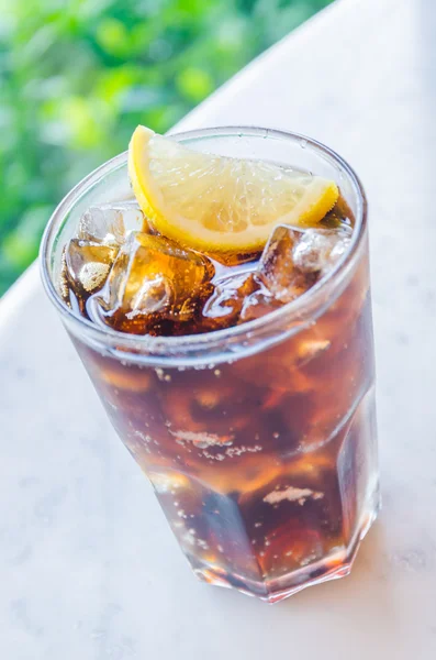 Cola citroen glas — Stockfoto