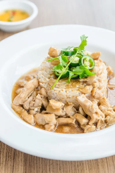 Chicken with sauce on rice — Stock Photo, Image