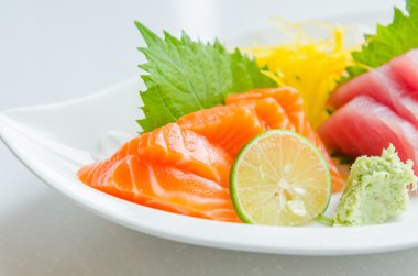ton balıklı sashimi