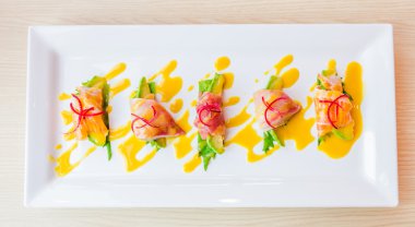 sashimi avokado Japon gıda