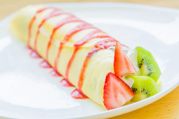 Pastel de crepe de fruta — Foto de Stock