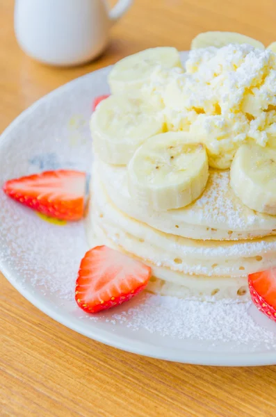 Pannkaka jordgubb banan — Stockfoto