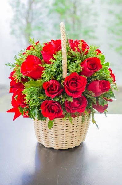 Rose basket — Stock Photo, Image