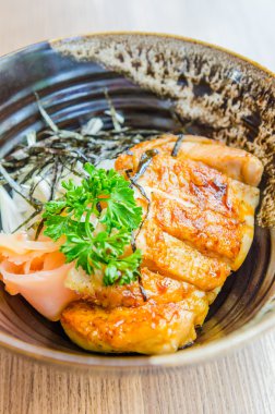 Teriyaki tavuk pirinç