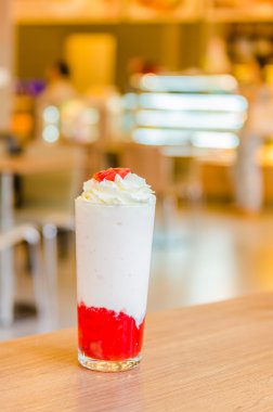 Çilekli Smoothie
