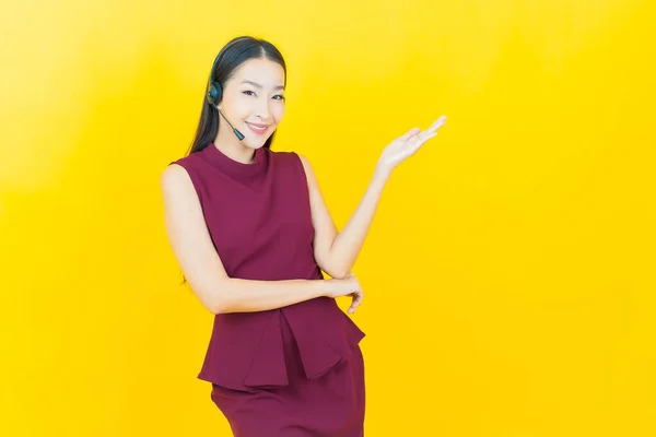 Portrait Beautiful Young Asian Woman Call Center Customer Care Service — Stock Photo, Image