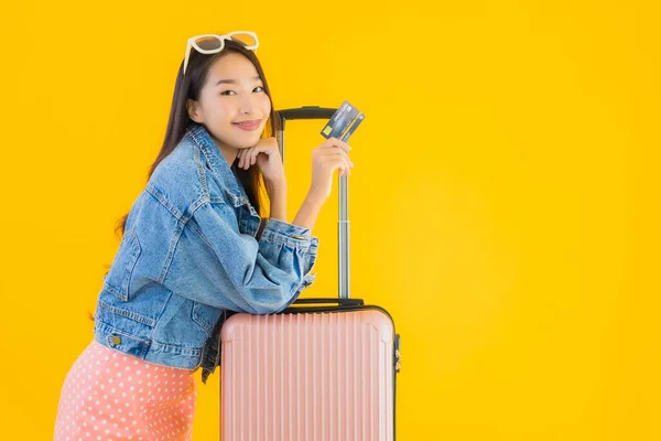 Retrato Bela Jovem Mulher Asiática Com Bagagem Saco Viagem Com — Fotografia de Stock