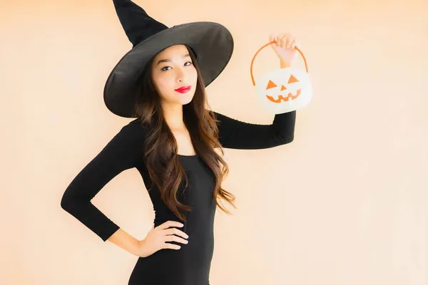 Porträtt Vacker Ung Asiatisk Kvinna Bära Halloween Kostym Färg Isolerad — Stockfoto