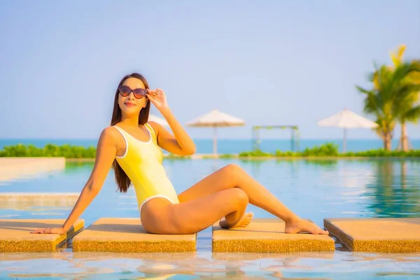 Portrait Beautiful Young Asian Woman Relax Smile Enjoy Leisure Swimming — Stock Photo, Image