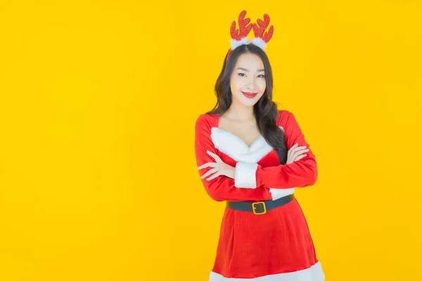 Ritratto Bella Giovane Donna Asiatica Indossare Costume Natale Con Azione — Foto Stock