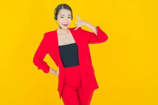 Portrait Beautiful Young Asian Woman Call Center Customer Care Service — Stock Photo, Image