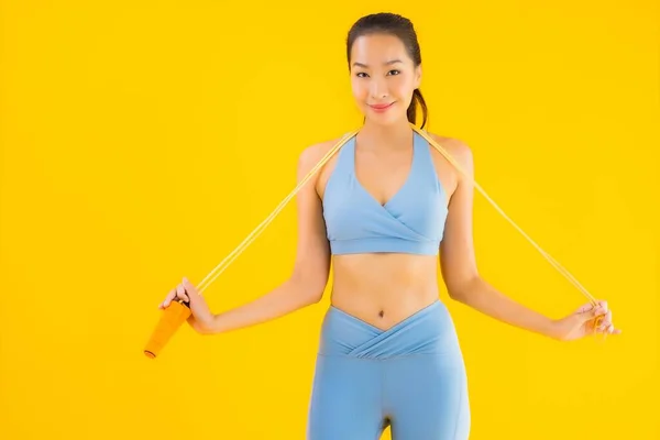 Retrato Hermosa Joven Mujer Asiática Usar Ropa Deportiva Con Cuerda — Foto de Stock