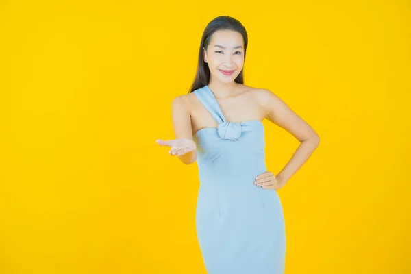 Portrait Beautiful Young Asian Woman Smile Action Color Background — Stock Photo, Image