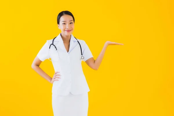 Retrato Hermosa Joven Asiática Mujer Tailandesa Enfermera Sonrisa Feliz Listo — Foto de Stock