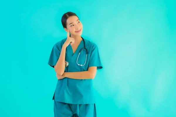 Porträtt Vacker Ung Asiatisk Läkare Kvinna Leende Med Många Åtgärder — Stockfoto