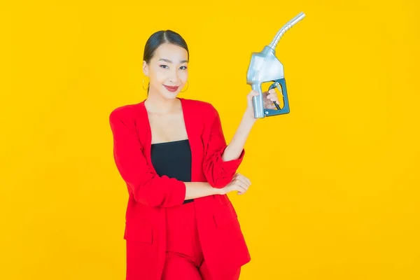 Portrait Beautiful Young Asian Woman Feul Gas Pump Color Background — Stock Photo, Image