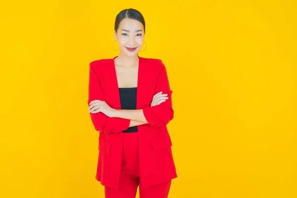 Retrato Bonito Jovem Asiático Mulher Sorriso Com Ação Cor Fundo — Fotografia de Stock