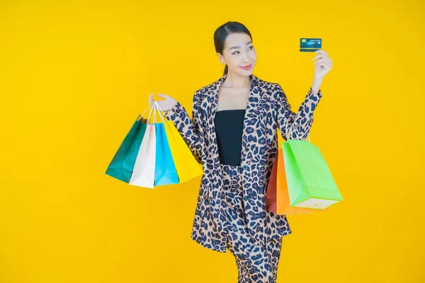 Retrato Bonito Jovem Asiático Mulher Sorriso Com Saco Compras Cor — Fotografia de Stock