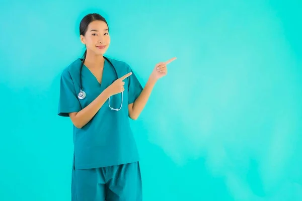 Ritratto Bella Giovane Medico Asiatico Donna Felice Sorriso Lavoro Ospedale — Foto Stock
