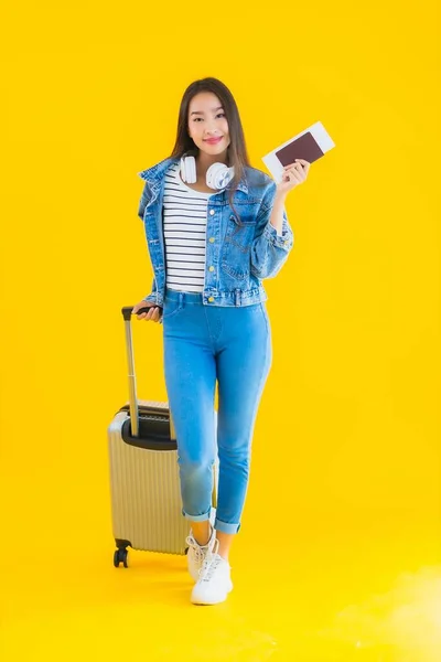 Ritratto Bella Giovane Donna Asiatica Viaggio Tempo Libero Con Bagaglio — Foto Stock