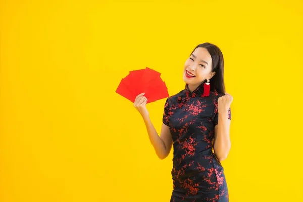 Portret Mooie Jonge Aziatische Vrouw Dragen Chinese Jurk Met Ang — Stockfoto