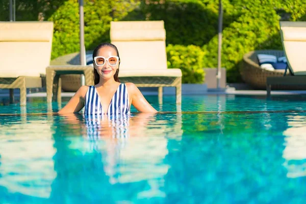 Portret Mooie Jonge Aziatische Vrouw Ontspannen Glimlach Vrije Tijd Vakantie — Stockfoto