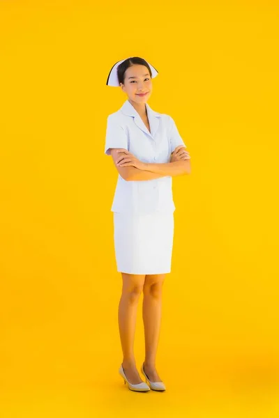 Ritratto Bella Giovane Infermiera Tailandese Asiatica Molti Azione Lavoro Paziente — Foto Stock
