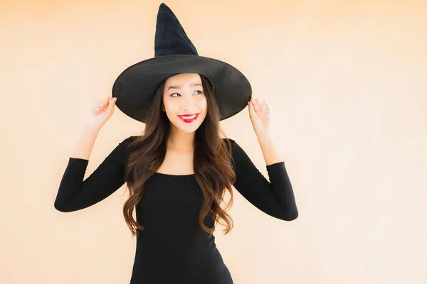 Porträtt Vacker Ung Asiatisk Kvinna Bära Halloween Kostym Färg Isolerad — Stockfoto