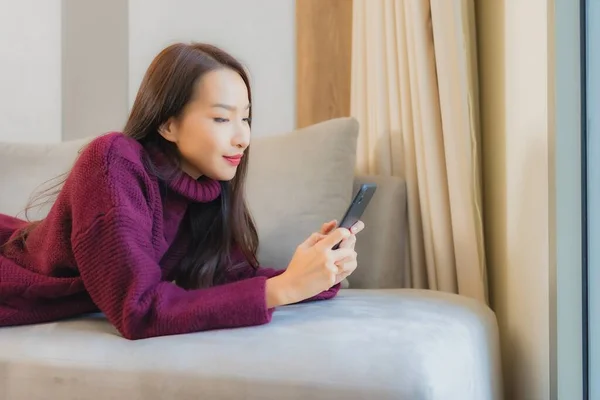 Portrait Beautiful Young Asian Woman Use Smart Mobile Phone Sofa — Stock Photo, Image