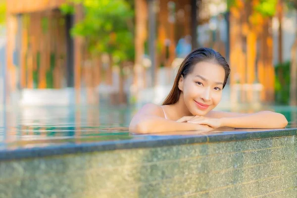 Porträt Schöne Junge Asiatische Frau Entspannen Lächeln Genießen Freizeit Rund — Stockfoto