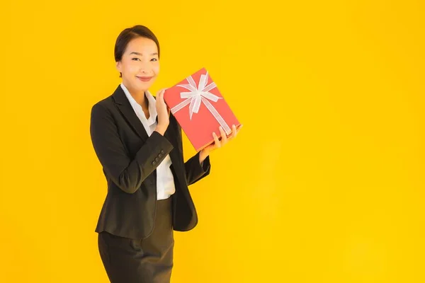 Portrait Beautiful Young Asian Woman Show Red Gift Box Happy — Stock Photo, Image