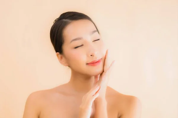 Portret Mooie Jonge Aziatische Gezicht Vrouw Met Schoonheid Spa Wellness — Stockfoto