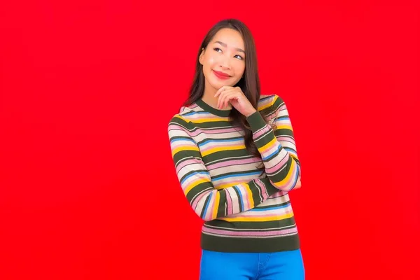 Portret Mooie Jonge Aziatische Vrouw Glimlach Met Actie Rood Geïsoleerde — Stockfoto