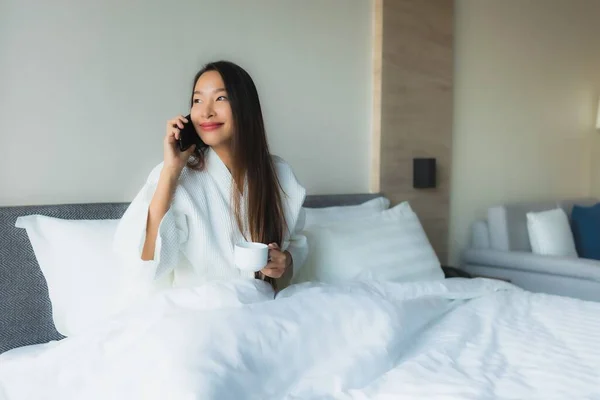 Porträt Schöne Junge Asiatische Frauen Glücklich Lächeln Mit Kaffee Und — Stockfoto