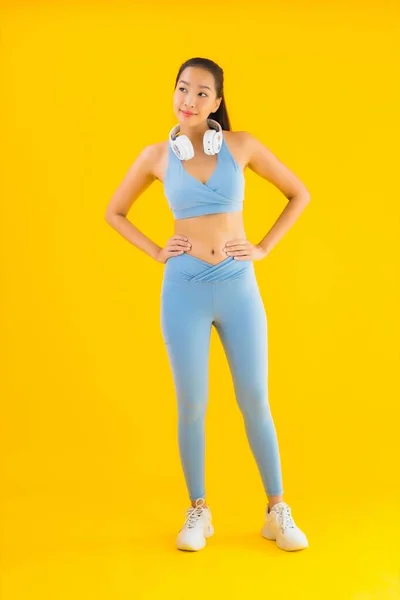 Ritratto Bella Giovane Donna Asiatica Indossare Abbigliamento Sportivo Con Smart — Foto Stock