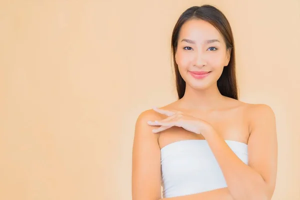 Porträt Schöne Junge Asiatische Frau Mit Beauty Spa Kosmetische Make — Stockfoto