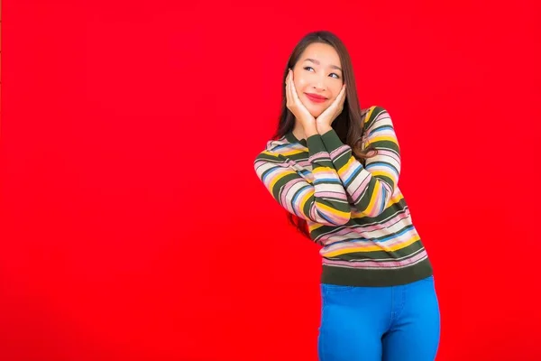 Portret Mooie Jonge Aziatische Vrouw Glimlach Met Actie Rood Geïsoleerde — Stockfoto