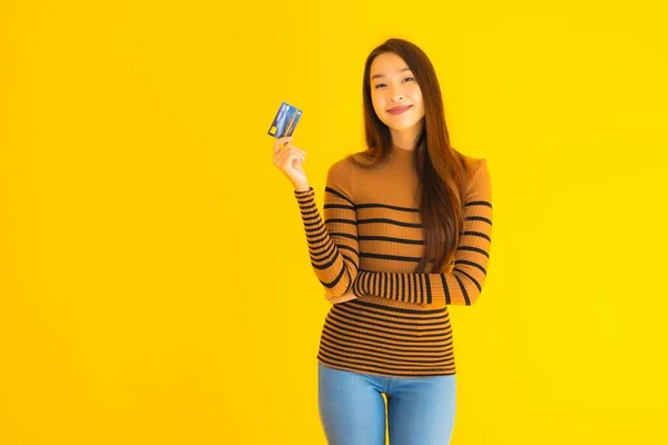 Retrato Bonito Jovem Asiático Mulher Usar Telefone Celular Inteligente Celular — Fotografia de Stock