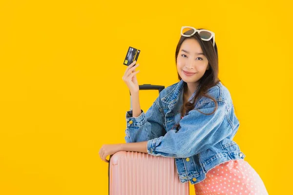 Retrato Bela Jovem Mulher Asiática Com Bagagem Saco Viagem Com — Fotografia de Stock