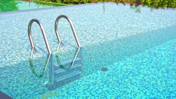 Schilderachtige Beelden Van Zwembad Resort — Stockvideo