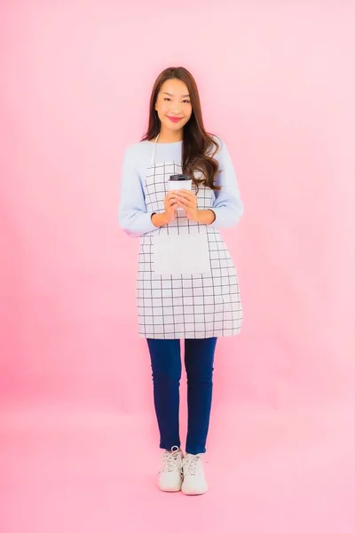 Portret Mooie Jonge Aziatische Vrouw Keuken Slijtage Met Schort Roze — Stockfoto