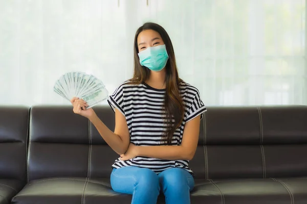 Portrait Beautiful Young Asian Woman Mask Sofa Show Money Cash — Stock Photo, Image