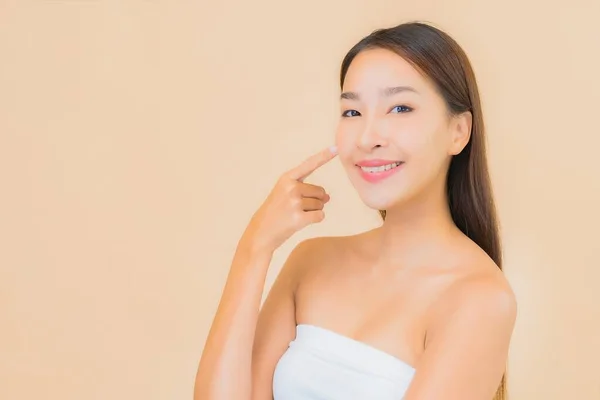 Portrét Krásná Mladá Asijská Žena Krásou Lázeňské Kosmetické Make Koncept — Stock fotografie