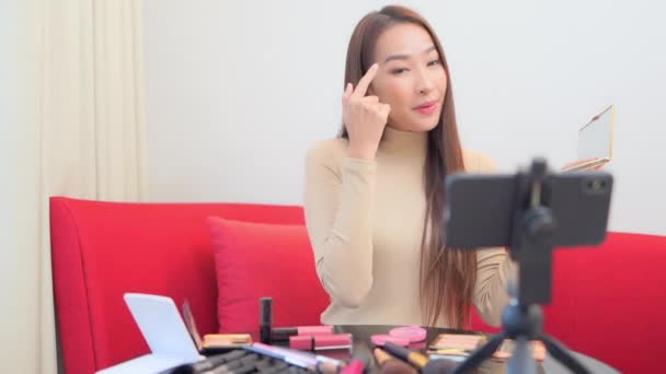 Portrait Beautiful Young Asian Woman Review Show Cosmetic Living Room — Stock Video