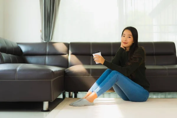 Portrait Beautiful Young Asian Woman Use Smart Mobile Phone Coffee — Stock Photo, Image