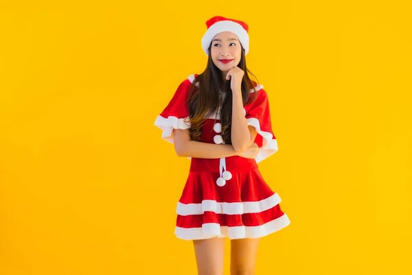 Portret Mooie Jonge Aziatische Vrouw Kerst Kleding Hoed Glimlach Blij — Stockfoto