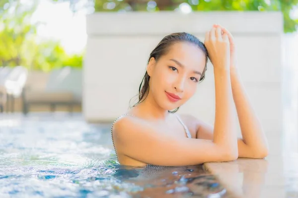 Portrét Krásná Mladá Asijská Žena Úsměv Relax Volný Čas Kolem — Stock fotografie