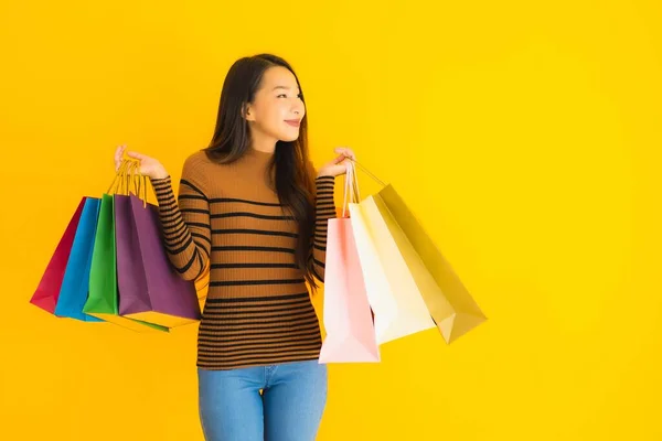 Retrato Hermosa Joven Asiática Mujer Feliz Sonrisa Con Montón Color — Foto de Stock